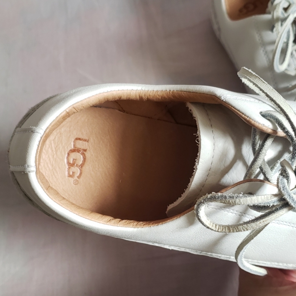 UGG Off White Shoes Size 9.5 M/W Leather Laces up - Picture 3 of 6